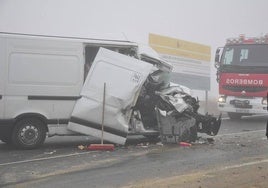 Accidente de tráfico en una vía secundaria.