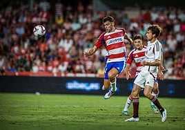 Lucas Boyé persigue un balón durante el partido contra el Albacete.