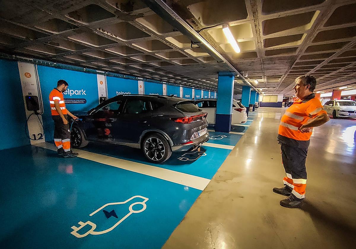 Uno de los nuevos cargadores eléctricos instalados.