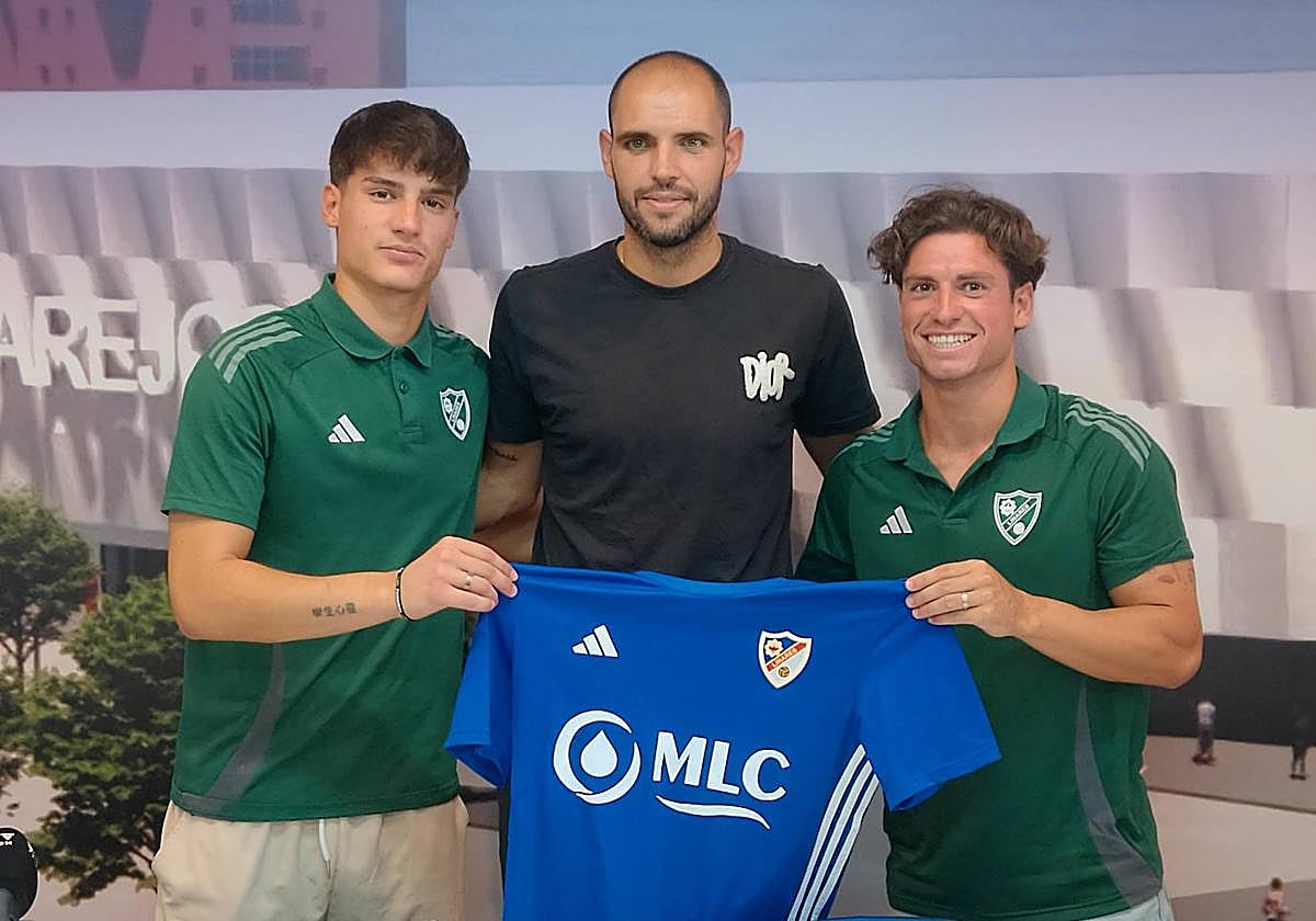 De izquierda a derecha, Rubén del Valle, Cristian Sanz y Juanjo Mateo, en la presentación.