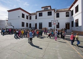 Fachada del colegio Gómez Moreno