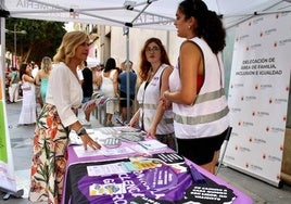 Instalan dos puntos violeta en la Feria de Almería para sensibilizar de las agresiones sexuales