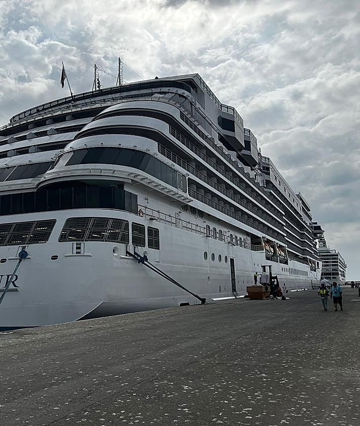 Imagen secundaria 2 - Interior del crucero.