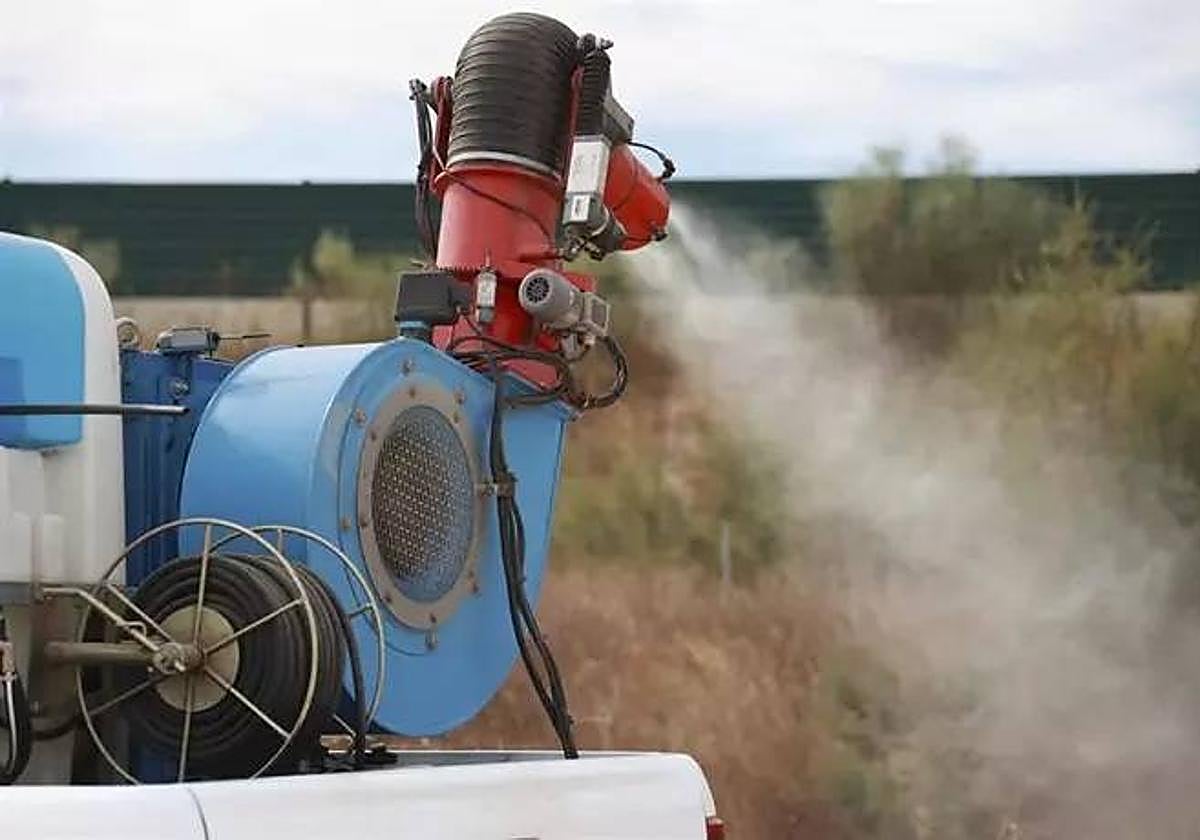 Campaña para el tratamiento contra los mosquitos que propagan el virus del Nilo.