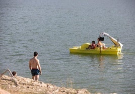 Foto de archivo de actividades en un embalse de la provincia.