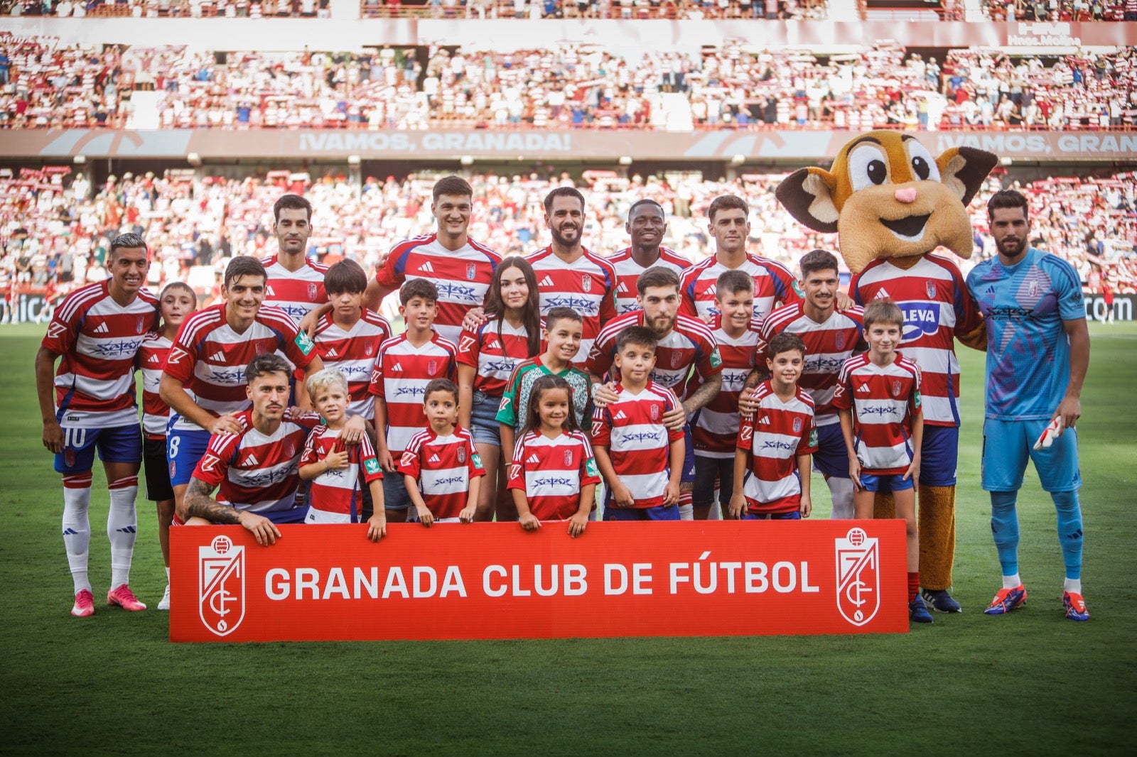 Las mejores imágenes del partido entre Granada y Huesca
