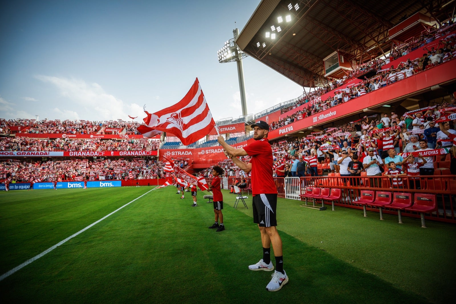 Las mejores imágenes del partido entre Granada y Huesca