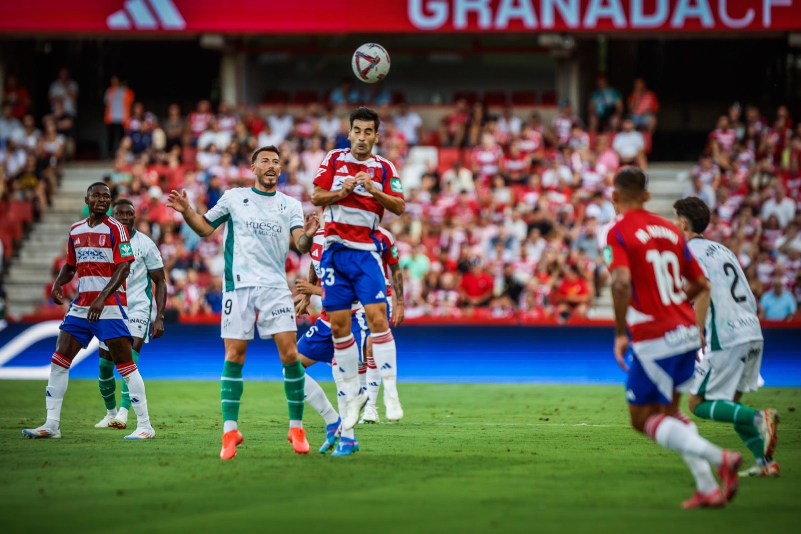 Las mejores imágenes del partido entre Granada y Huesca