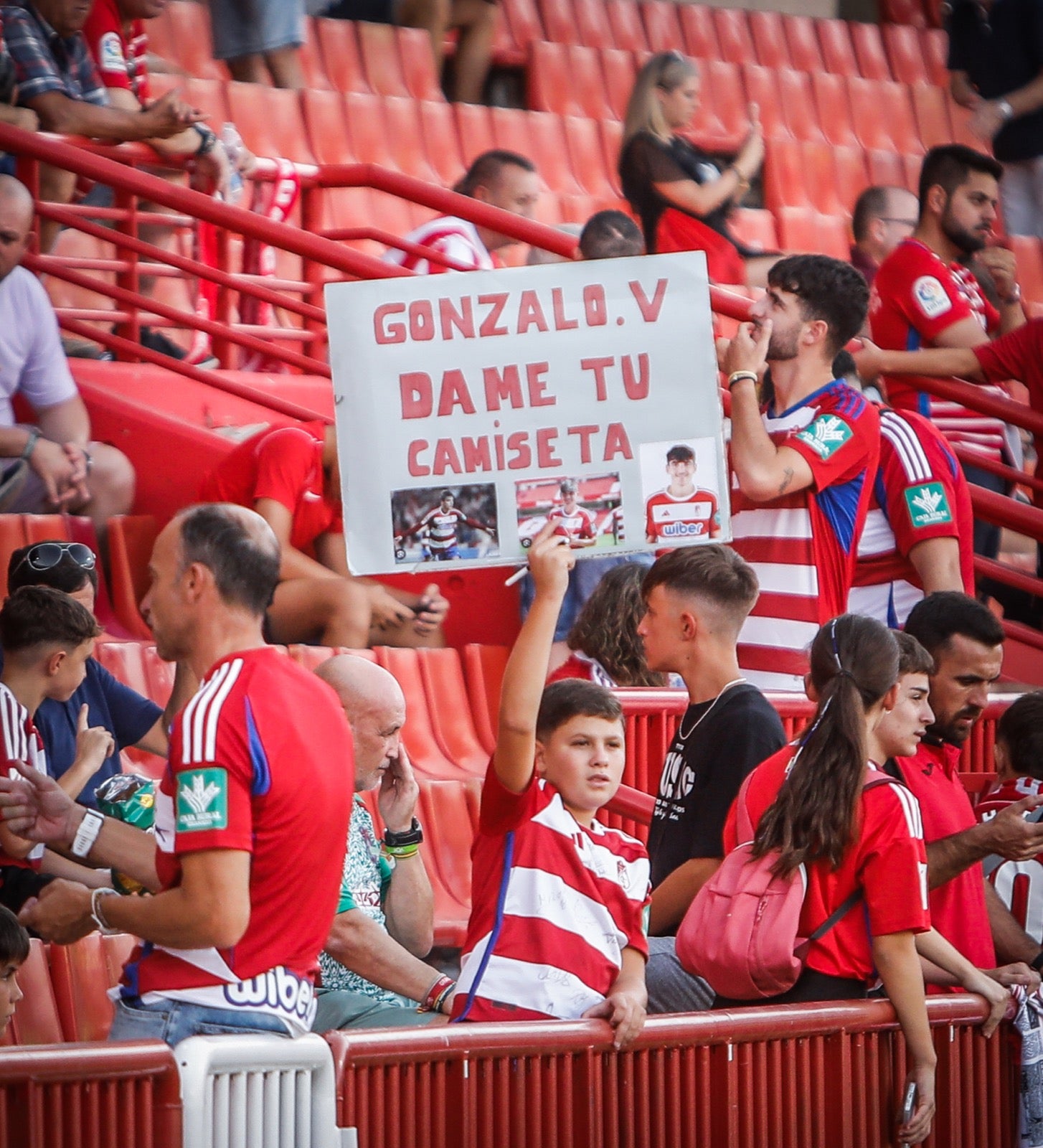 Las mejores imágenes del partido entre Granada y Huesca