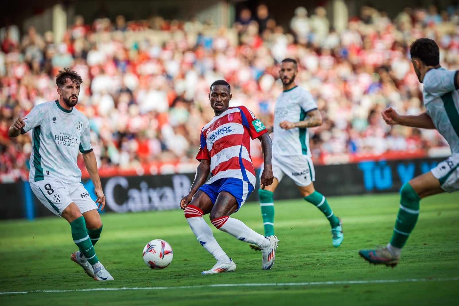 Las mejores imágenes del partido entre Granada y Huesca