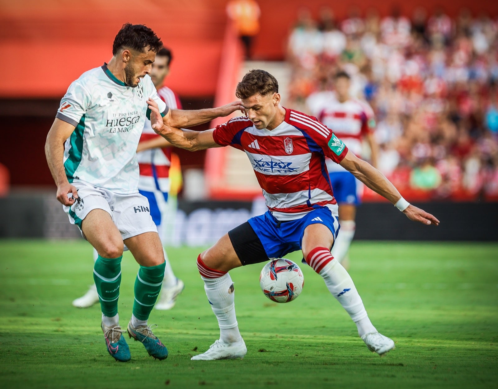 Las mejores imágenes del partido entre Granada y Huesca