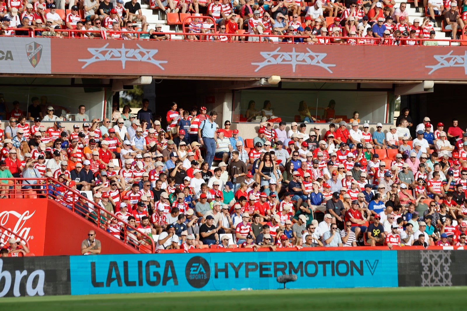 ¿Has ido a animar al Granada a Los Cármenes? Búscate en la grada