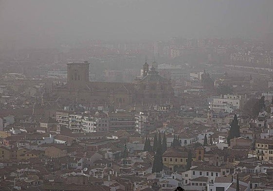 Alerta por la llegada de una «gran nube» de polvo africano a Andalucía.