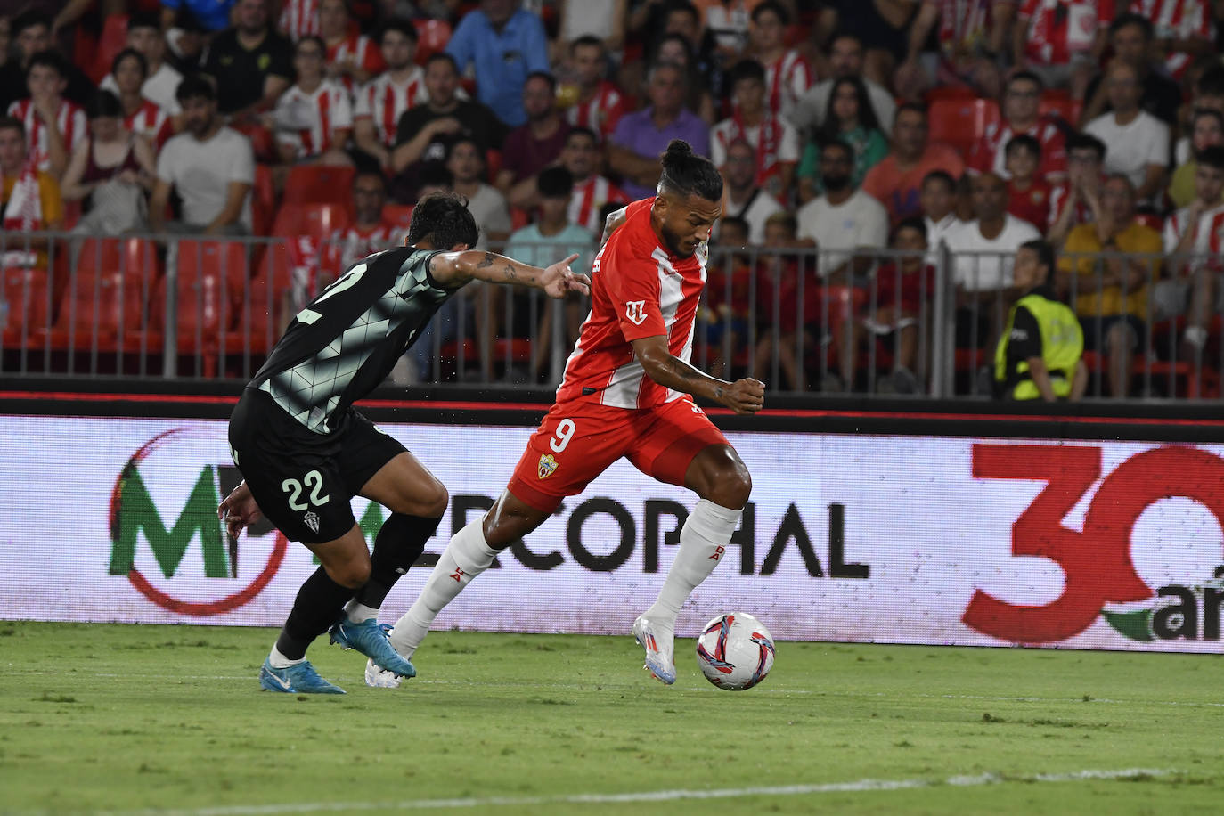 Al Almería le falta acierto