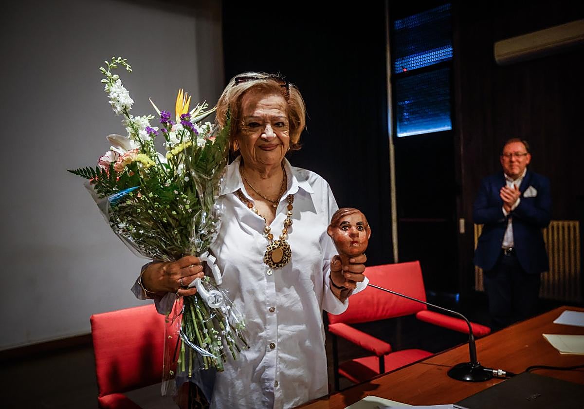 Teresa Ortiz, poliédrica