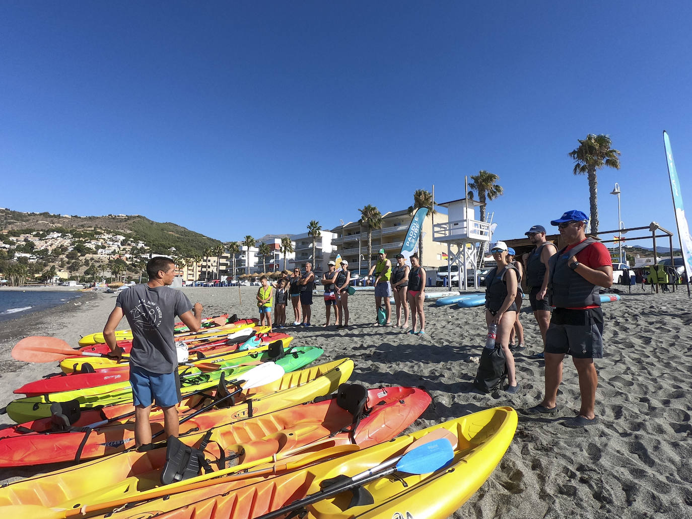 El kayak se pone de moda en la Costa Tropical