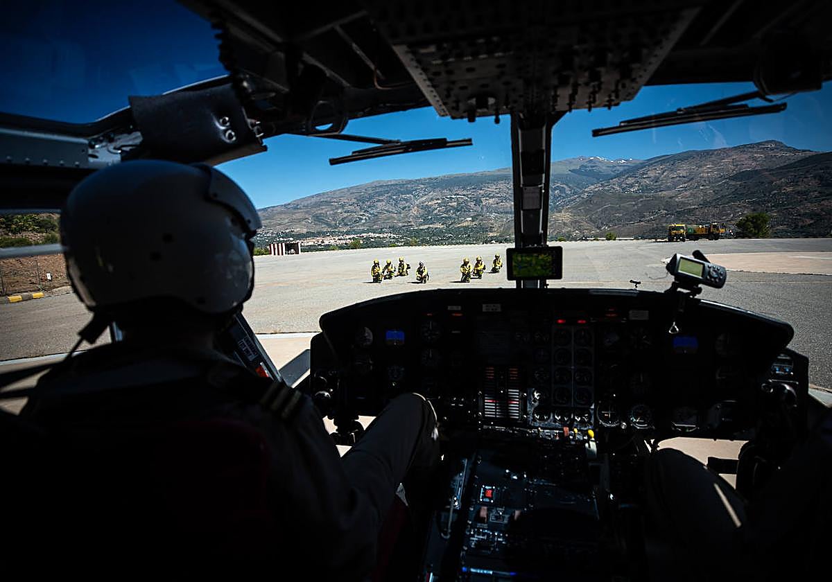 Vista desde el helicóptero situado en el Centro de Defensa Forestal (Cedefo) de Sierra Nevada.