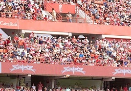 Encuéntrate en la grada de Los Cármenes en el Granada - Deportivo