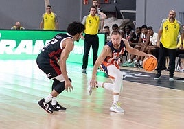 Jakovics (derecha) tendrá la ayuda en la dirección en pista de Brandon Taylor.