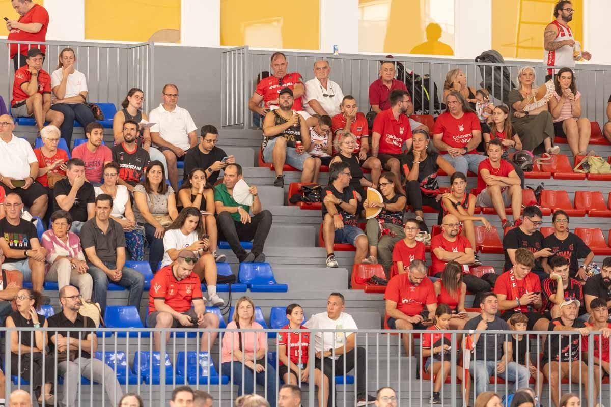 Encuéntrate en la grada durante el Covirán Granada - Flamengo