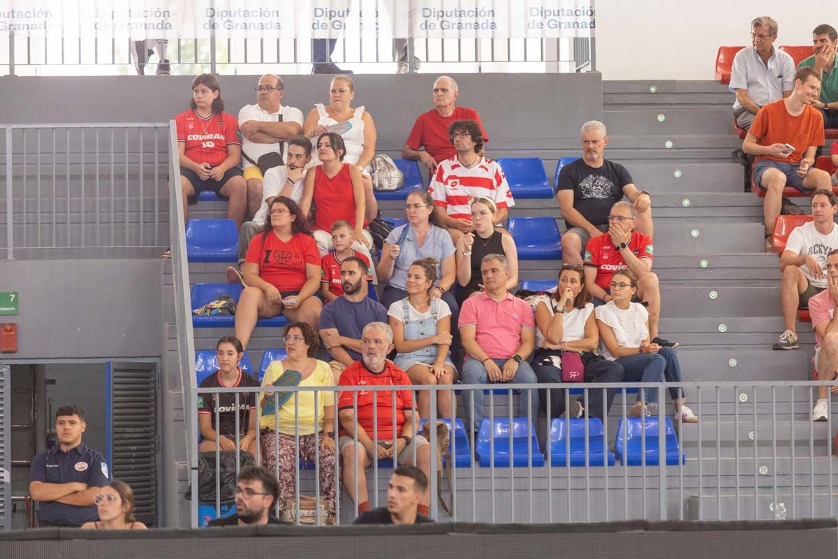 Encuéntrate en la grada durante el Covirán Granada - Flamengo