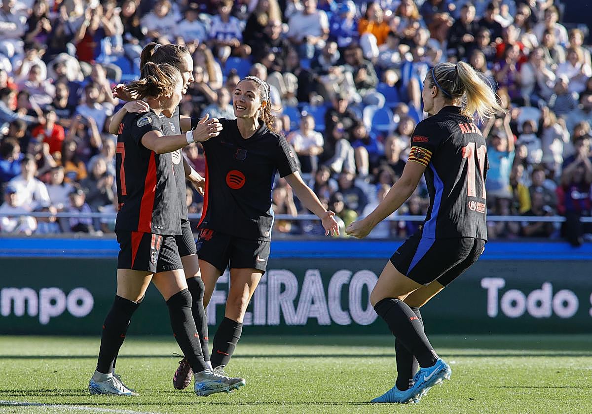 Las jugadoras del Barcelona celebran un gol ante el Deportivo.