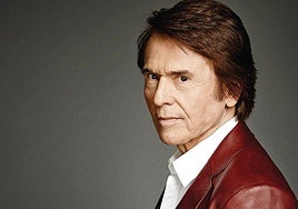 Raphael vuelve a Linares: Sin trucos y con la verdad por bandera