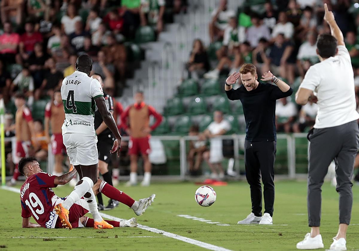 Guille Abascal, ante un lance del juego en Elche.