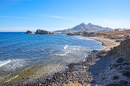 Imagen de una playa de Níjar.