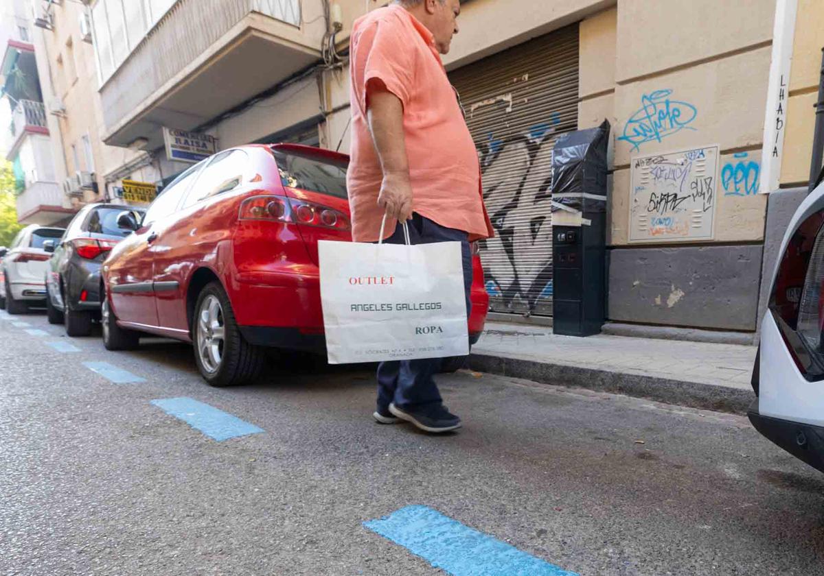 Calle Goya, una de las afectadas por los nuevos estacionamientos regulados en Granada