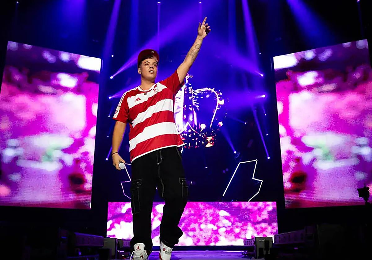 Saiko en un concierto en la Plaza de Toros de Granada.