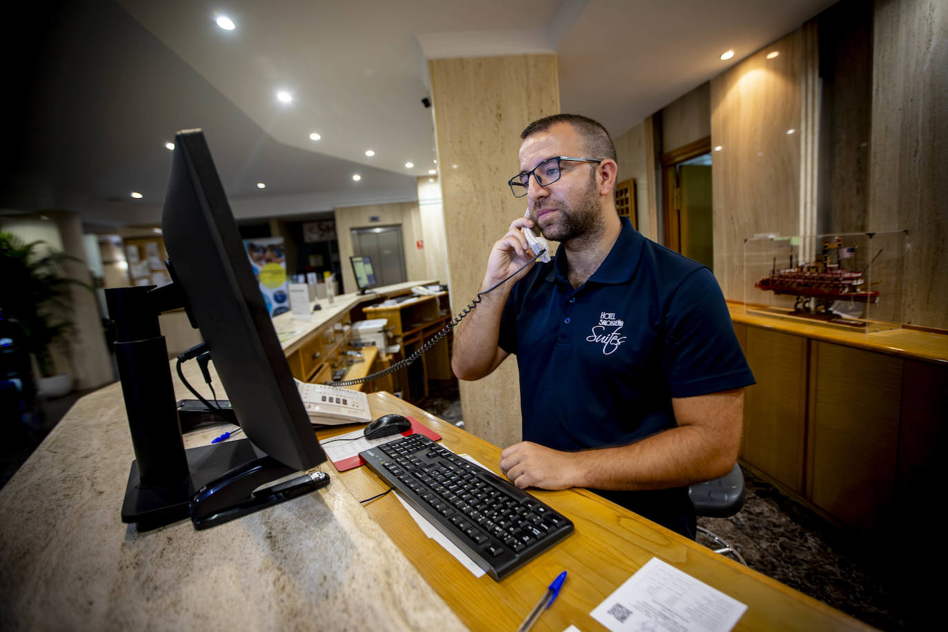 La recepción de un hotel granadino en una imagen de archivo.