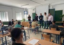 Visita del delegado de Desarrollo Educativo Francisco José Solano al IES Villa de Santiago