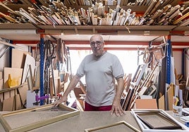 Manolo Granados ha pasado media vida entre cuadros.