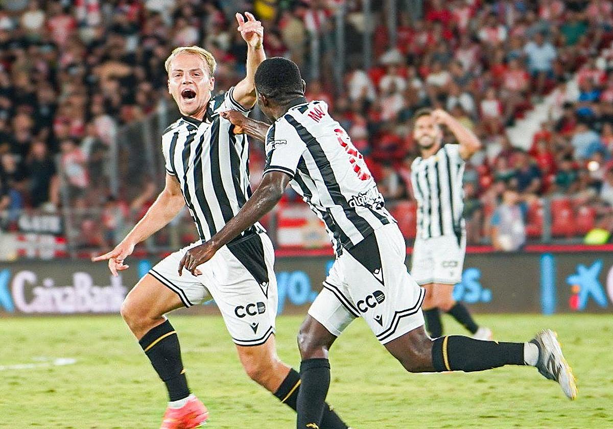 Celebración de uno de los goles del Castellón durante su reciente victoria en Almería.