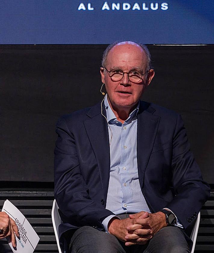 Imagen secundaria 2 - Público en el Centro Lorca; Cristalino, uno de los protagonistas de 'Segundo Premio'; y David Jiménez-Blanco. 