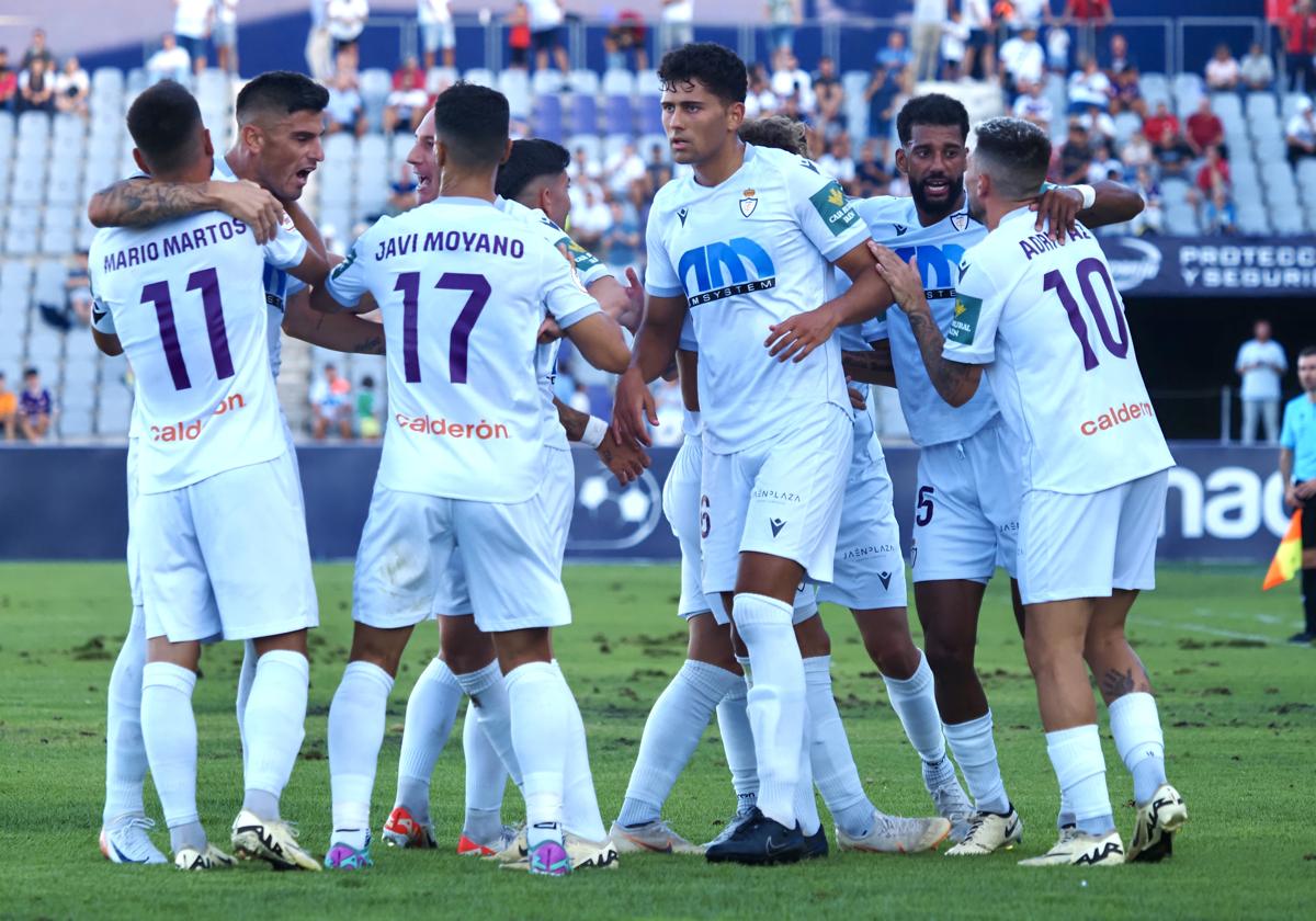 Los jugadores del Real Jaén buscarán en Martos su primer triunfo liguero