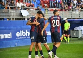 El Eibar celebra el gol de Nolaskoain que le valió para ganar al Tenerife.