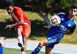 El Linares supo secar el poder ofensivo almeriense en su propio campo