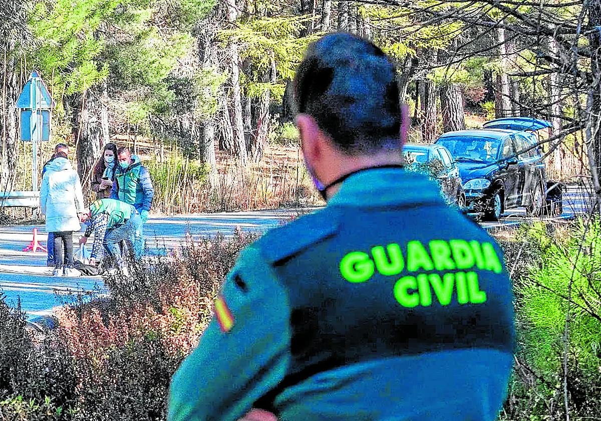 Agentes de la Guardia Civil, en el lugar de los hechos.