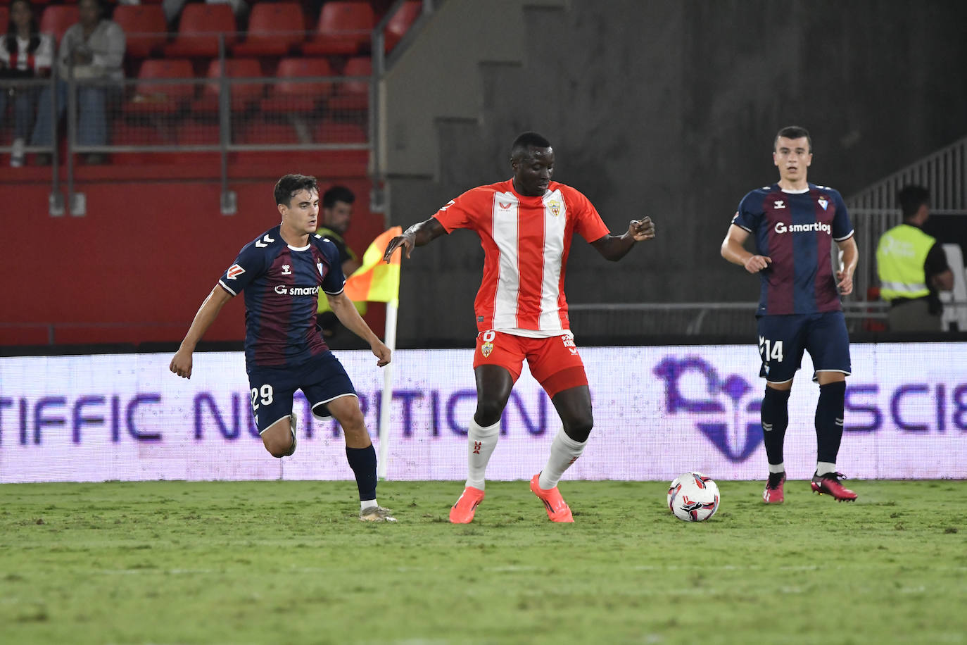 El Almería &#039;resucita&#039; y casi le da la vuelta al marcador