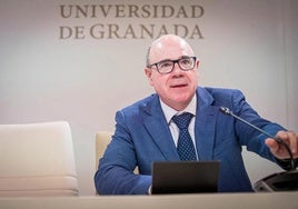 El rector de la UGR, Pedro Mercado, en una foto de archivo.