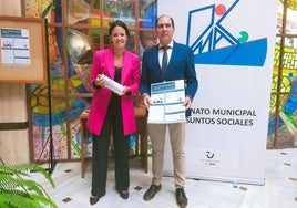 María Segovia y Juan Mesa en la presentación de la guía.