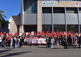 UGT y CCOO Almería se movilizan para reclamar la reducción de la jornada 37,5 horas semanales