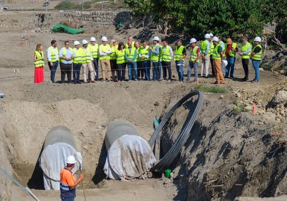 Imagen de archivo de la visita del secretario de estado de Transición Ecológica, Hugo Morán, a las obras del primer tramo de Rules.