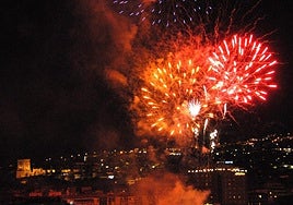 Fuegos artificiales en Granda capital.