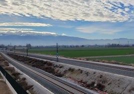 Terrenos cercanos a las vías en los que se construirá el área logística.