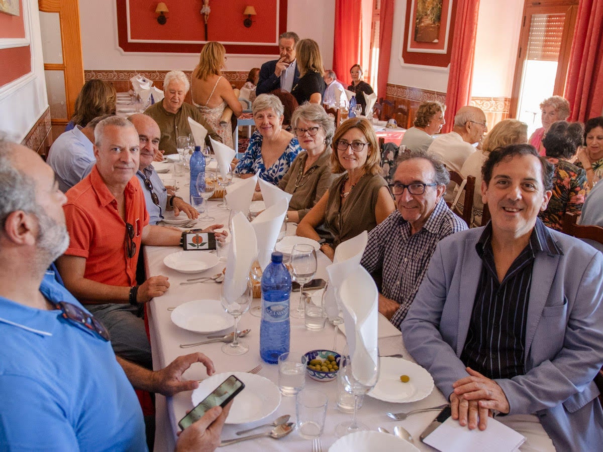 Las imágenes del almuerzo por la iglesia de Guadahortuna