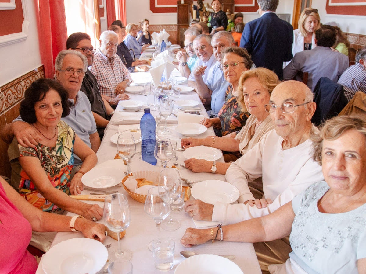 Las imágenes del almuerzo por la iglesia de Guadahortuna