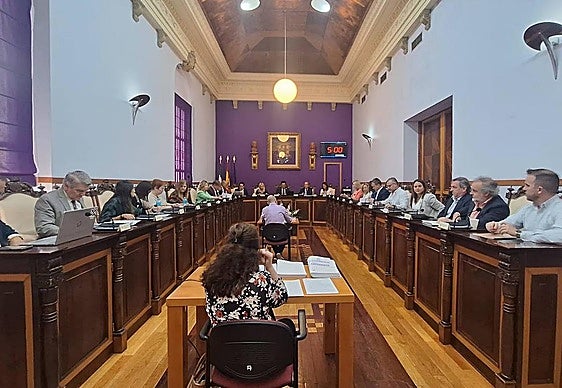 La corporación durante el pleno ordinario de septiembre.